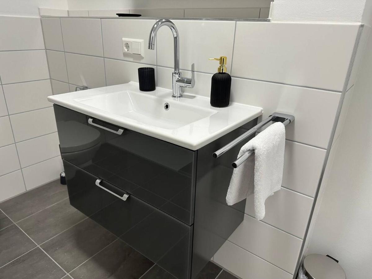 Suite4Me - Balkon I Kueche I Waschmaschine I Mainz-Kostheim Wiesbaden Buitenkant foto